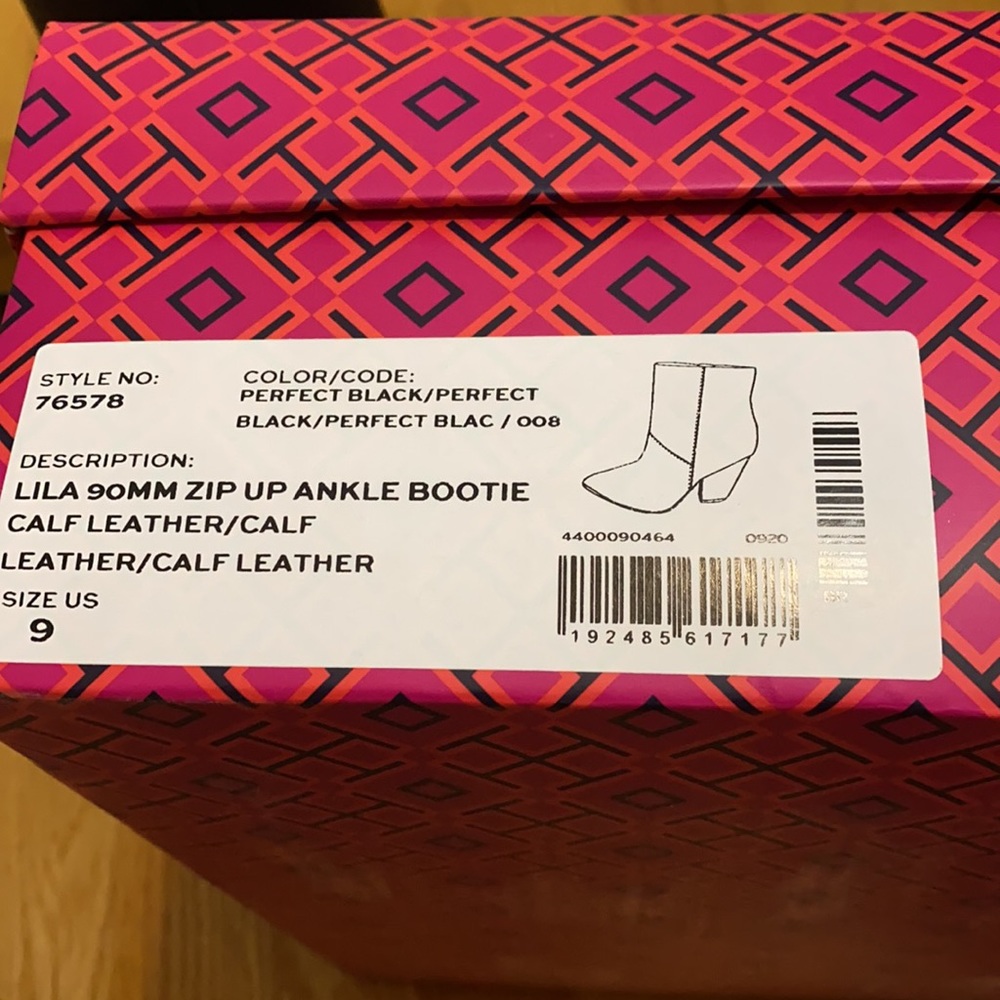Tory Burch Black Leather Pointed-Toe Ankle Booties - Picture 5 of 15
